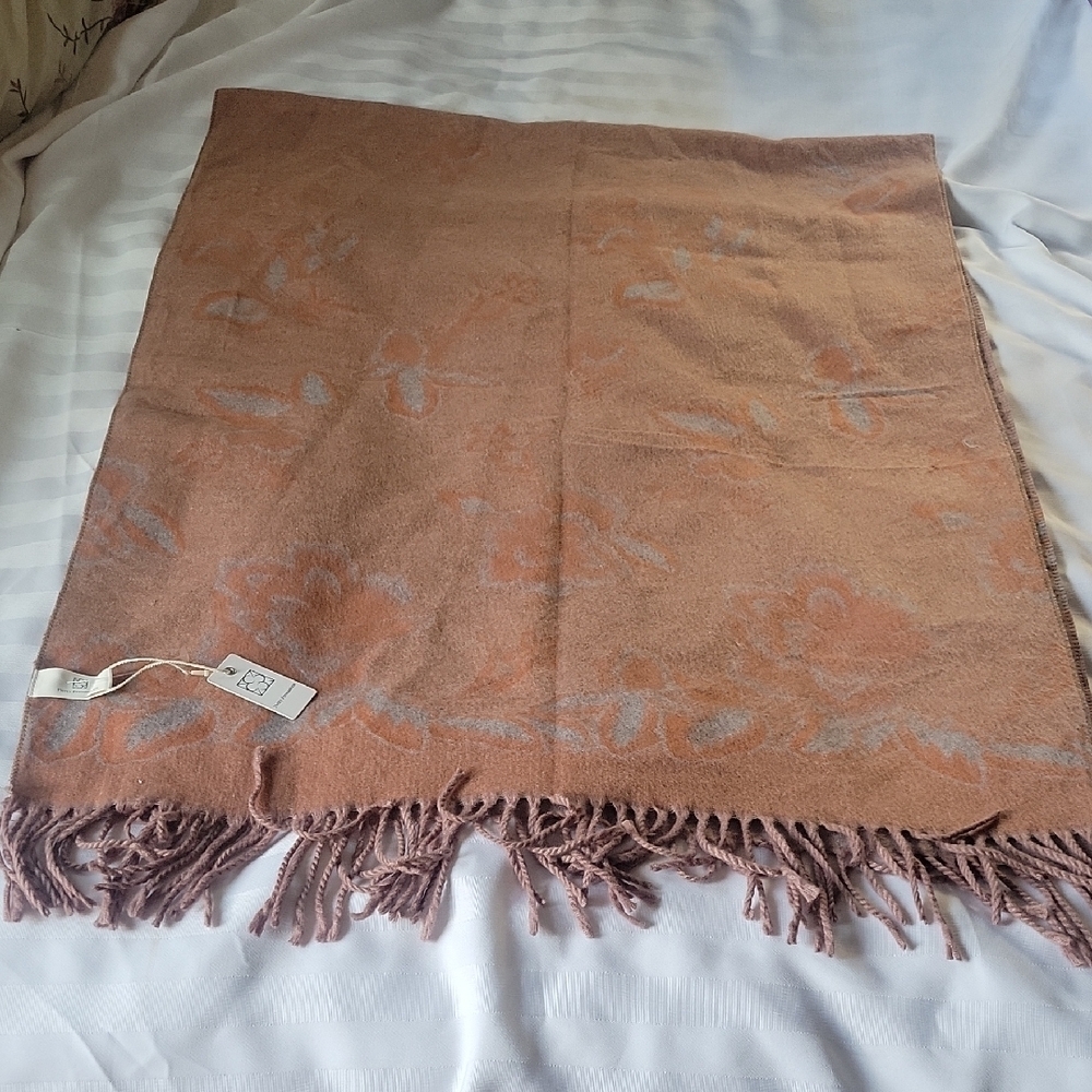Pretty Persuasions Fringed Tan and Gray Scarf, NWT